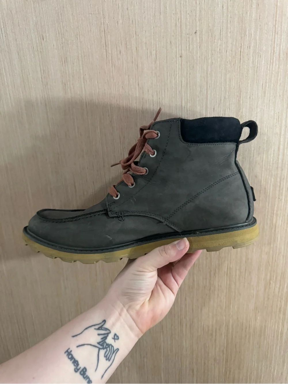 Sorel Men's Dark Grey Waterproof Chukka Boots with Brown Laces size 10.5